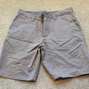 Banana Republic Men's Flat Front Gray Shorts